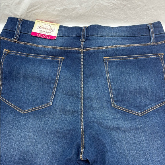 NWT Faded Glory Velvet Touch Skinny Jeans Women’s 14A Dark Wash Stretch - Picture 7 of 12